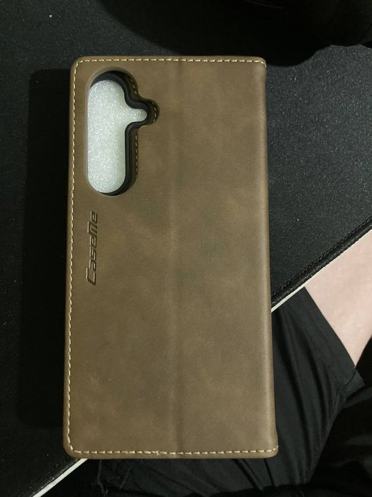 Чехол 24-25plus CaseMe с магнитами