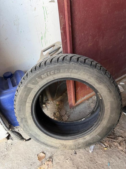 Продам зимние шины Michelin