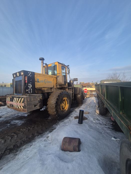 Продам погрузчик 3-х куб