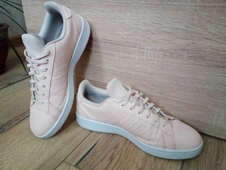 Маратонки Adidas 42 номер
