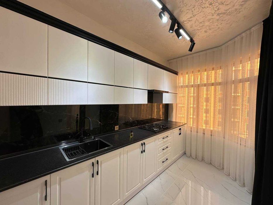 3х комнатная  квартира  на 7м этаже, Лифт, 97 м2, Вокзала.