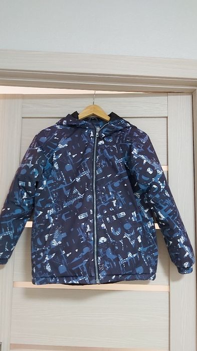 Продам две куртки  на мальчика