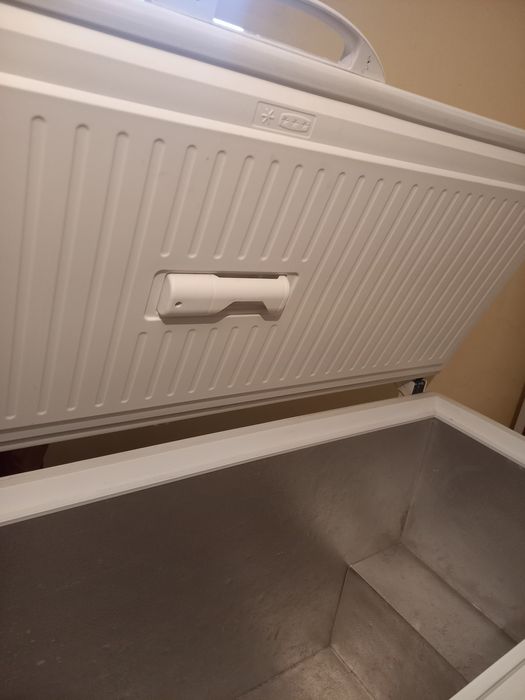 Lada frigorifica folosita câteva luni