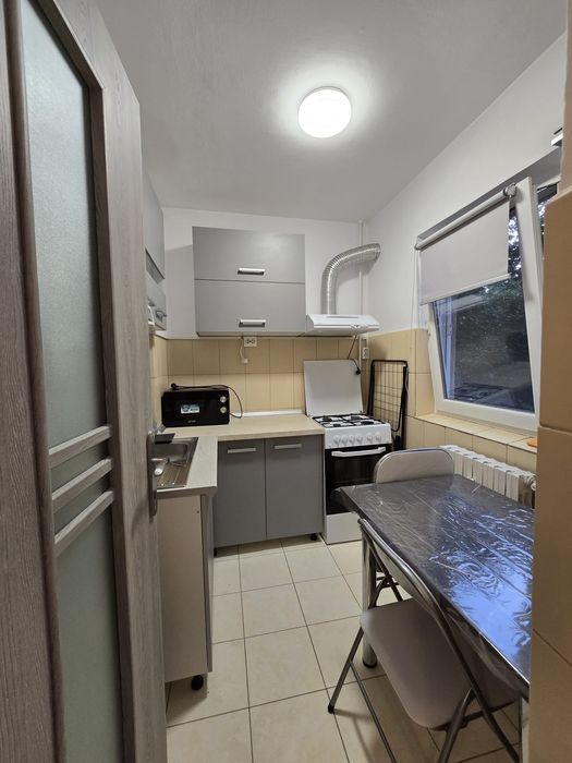 Garsoniera frumoasa, centru-zona Ciuperca renovata,izolata,contorizata