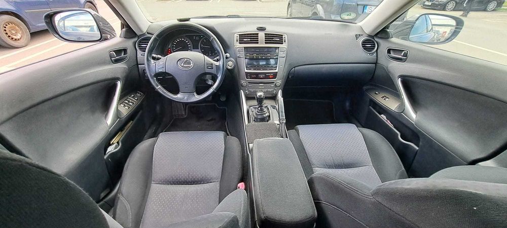 Vand Lexus IS 220 d 177cp