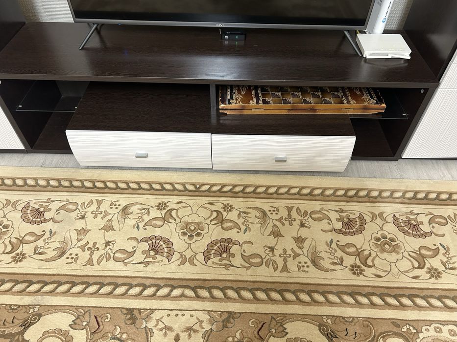 Шкаф для телевизора