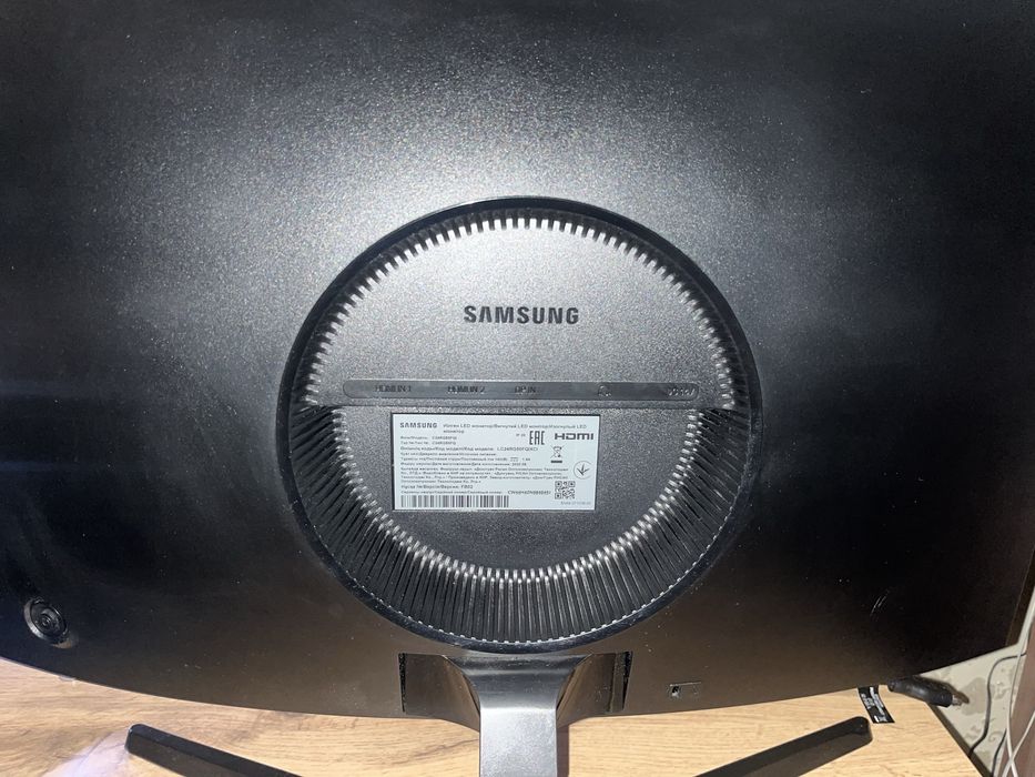 Монитор Samsung LC24RG50FQIXCI
