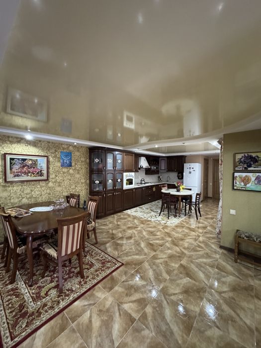 Продам 2 дома на одном участке