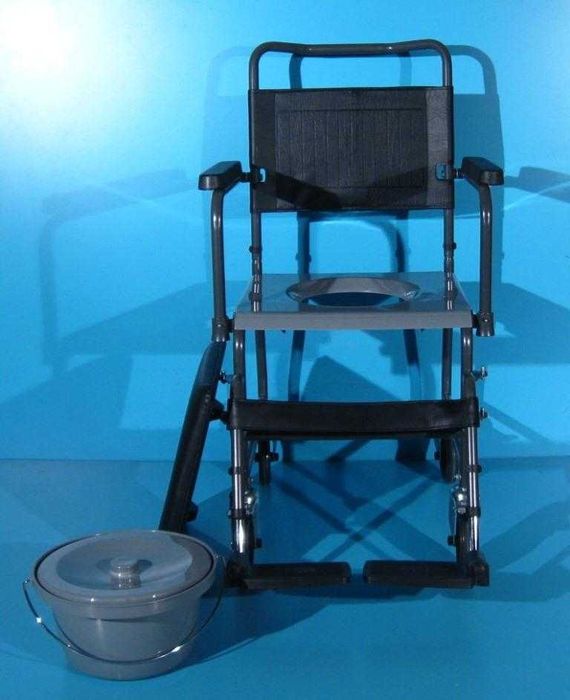Scaun handicap cu WC (toaleta) si roti NOU - garantie 24 luni