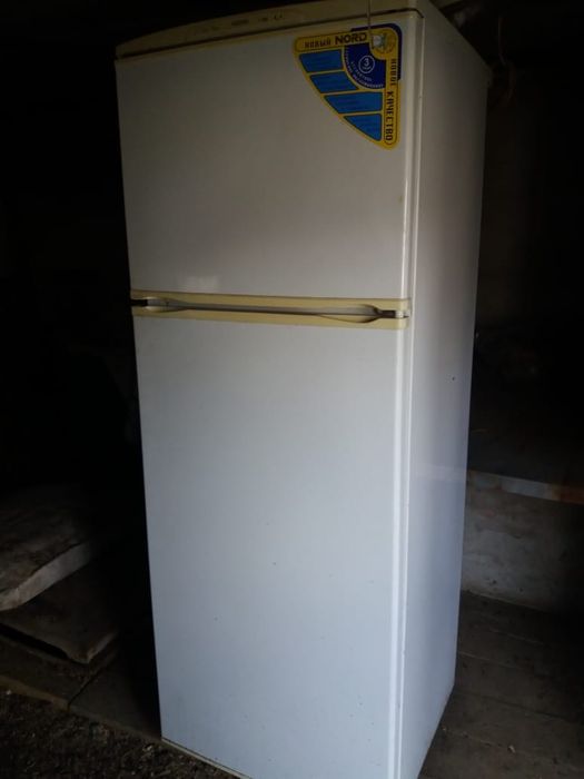 Продам 2 холодильника