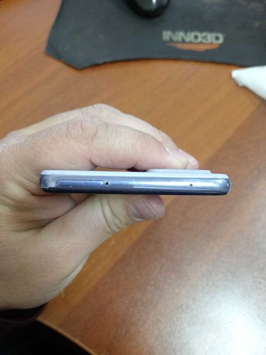 Продам Samsung Galaxy A52