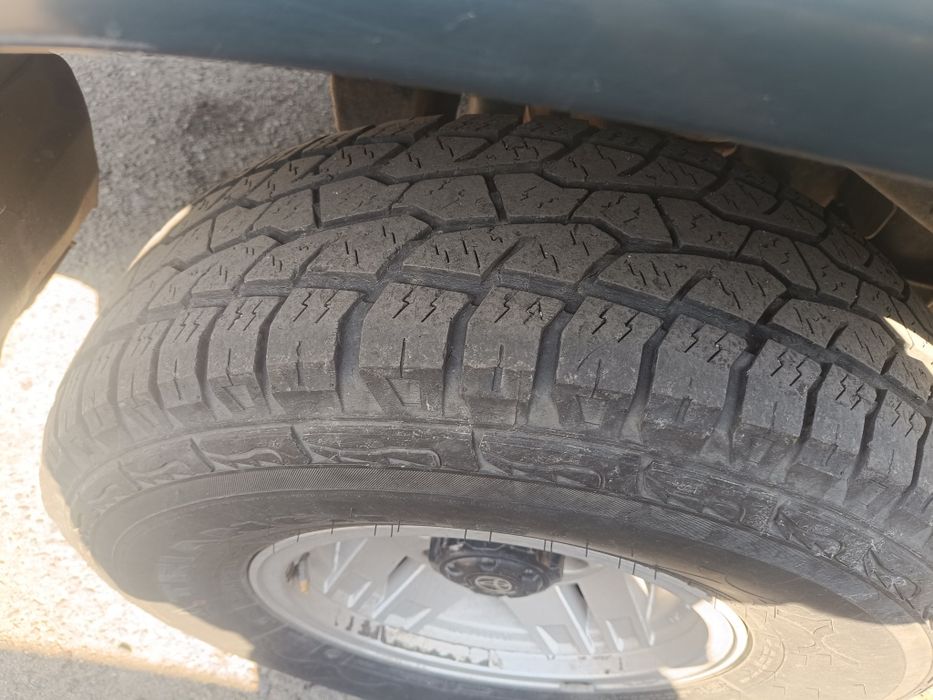 Продам шины для внедорожника