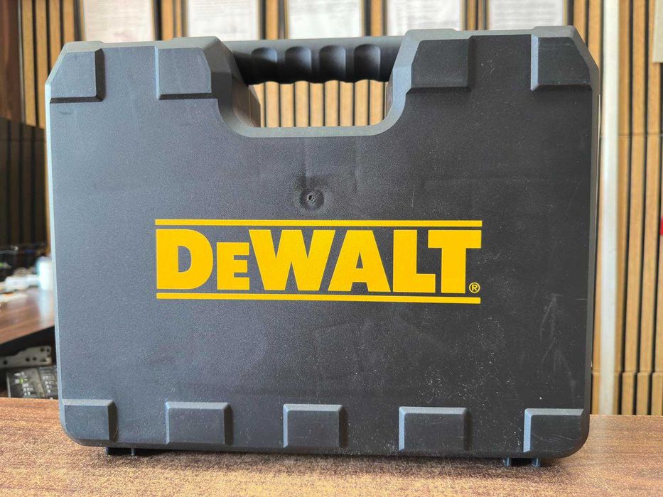 Акумулаторен винтоверт DEWALT DCD771