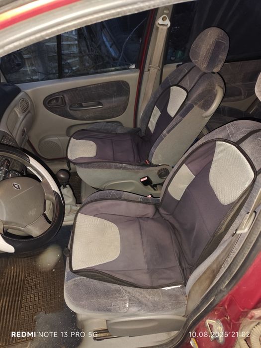 Vând Renault Scenic.