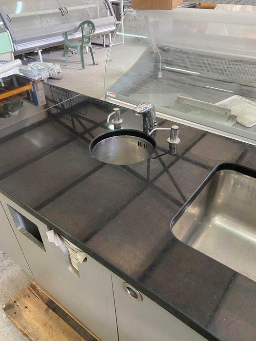 Двойна мивка с гранитен плот 200см