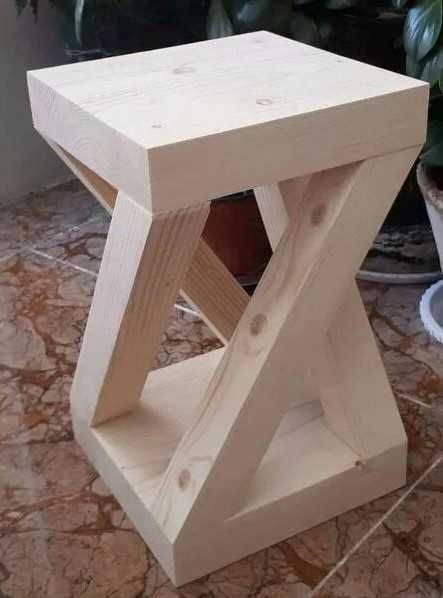 Scaune din lemn/Scaun (Taburet)