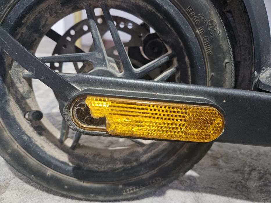 Продается электро самокат найнбот ф20А