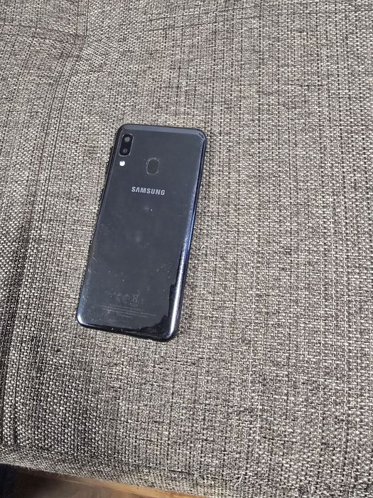 Телефон Samsung  A20e