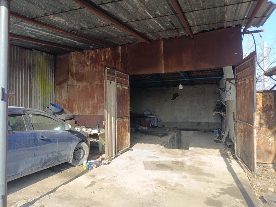 Сдаются помещение ; 2 бокса , 1 гараж.