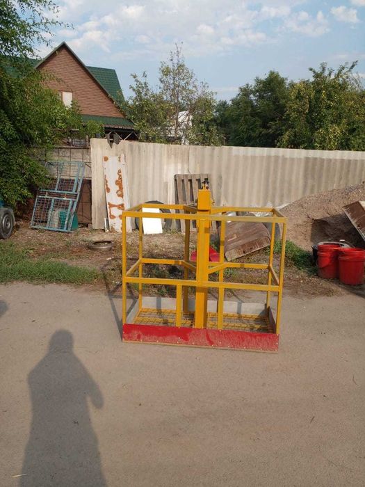 Корзина для манипулятора и вилы для манипулятора