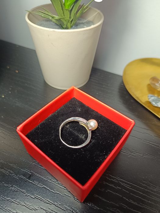 Inel din argint cu pietre zirconiu