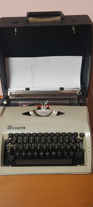 Mașină de scris Adler Contessa impecabilă