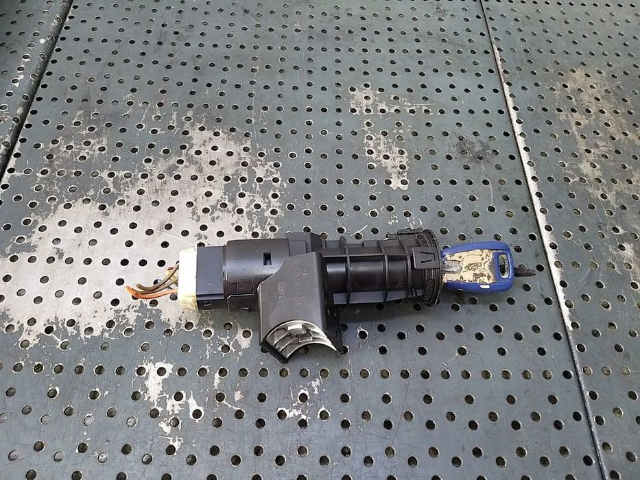 Contact auto cu cheie fiat punto 188