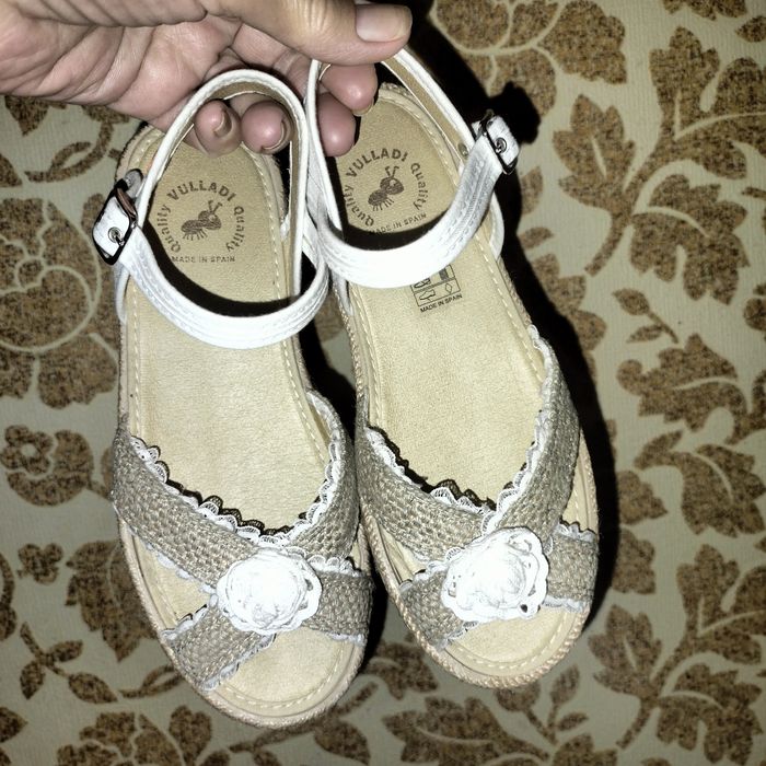 Обувь детская (босоножки)