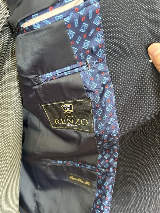 Продам мужские костюмы