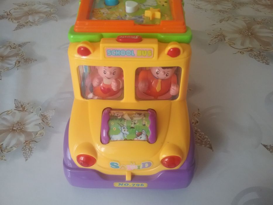 Продам машинку-водилку на батарейках.