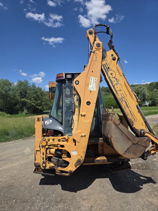 Buldoexcavator Case 690