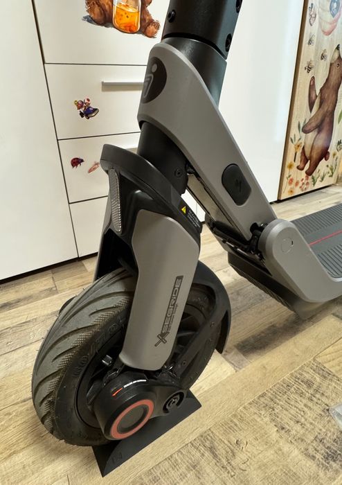 Eлектрическа тротинетка Segway Ninebot E3 Pro 2025