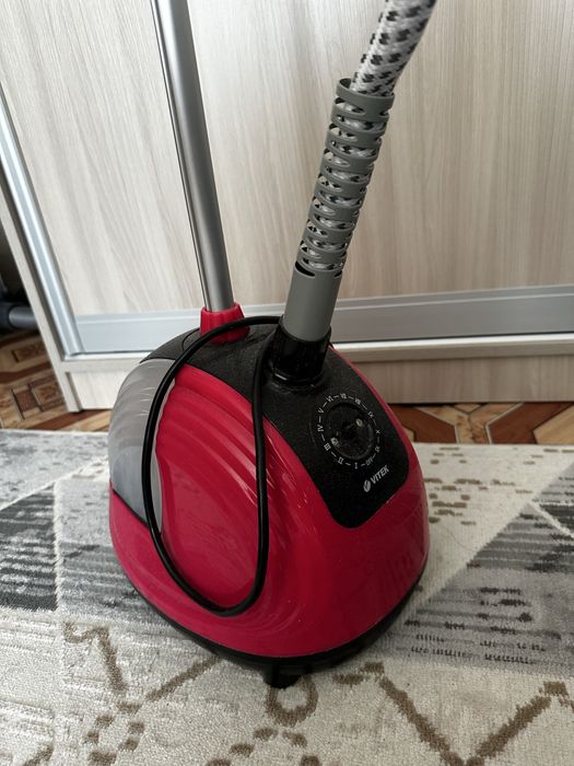 Отпариватель напольный Vitek.