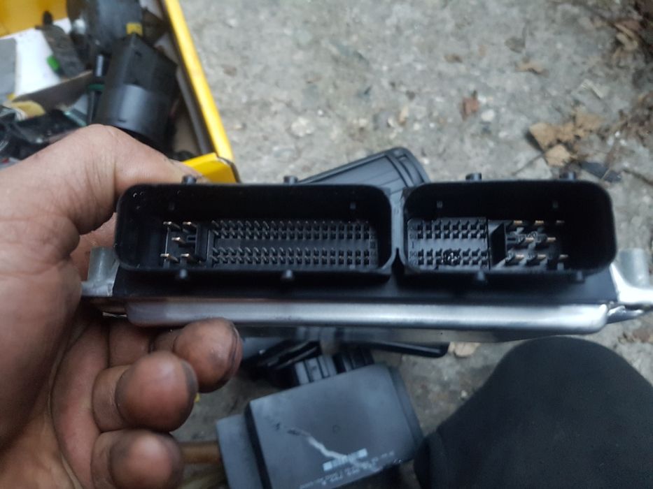 Горивна помпа резервоар за пасат 5 1.9тди