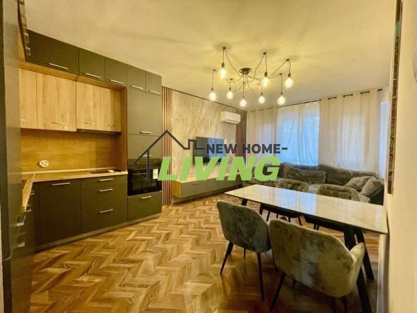 Продава се Тристаен апартамент в Пловдив, Христо Смирненски - 70 кв.м за 2057 €/кв.м - Снимка #1