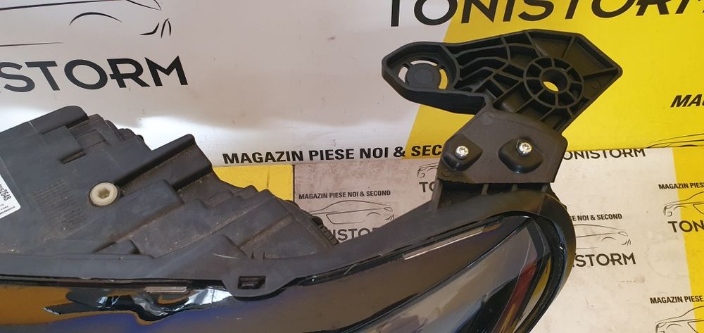 Far Opel Corsa F, cod Gm 39162648