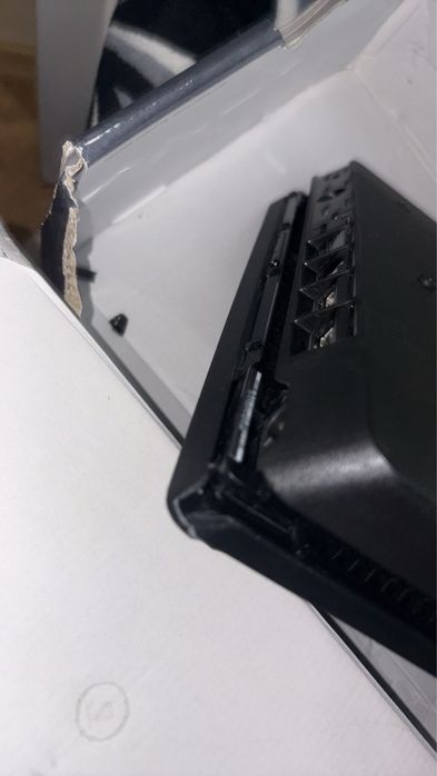 ps 4 slim cu 2 manete si fifa 21 plus alte jocuri instalate