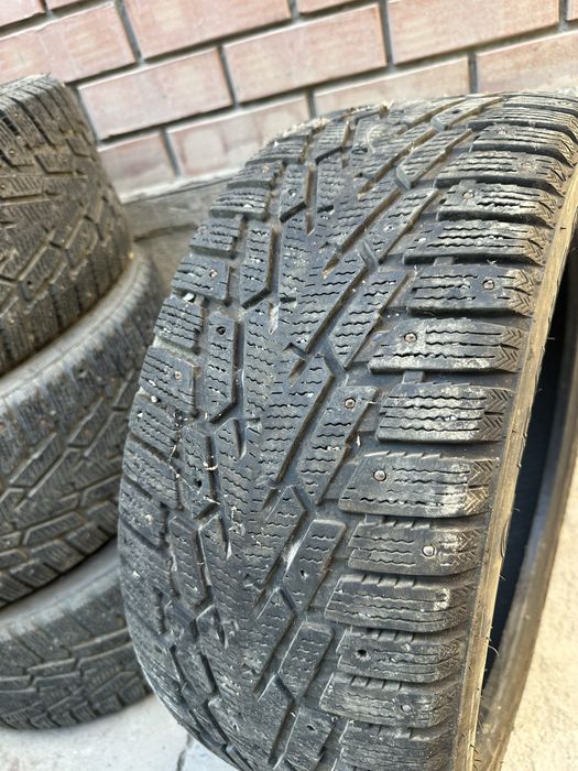 Автошина зимний 235 шипы