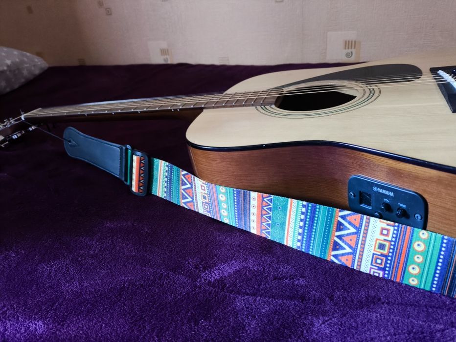 Электроакустическая гитара