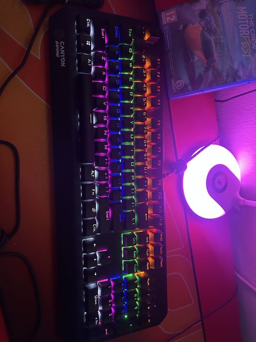 Продавам клавиатура на canyon