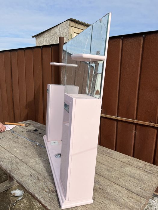 Шкаф с зерколой для ванны