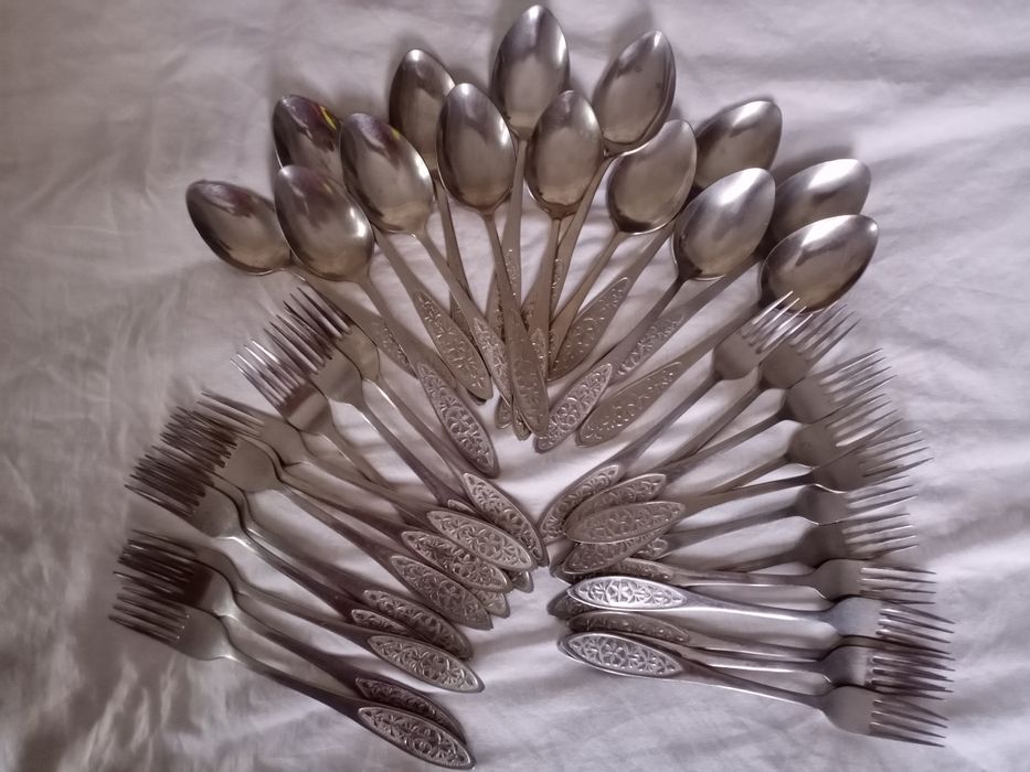 Ложки,вилки нержавейки, половник-соусник, мельхиоровые  ложки, тёрка