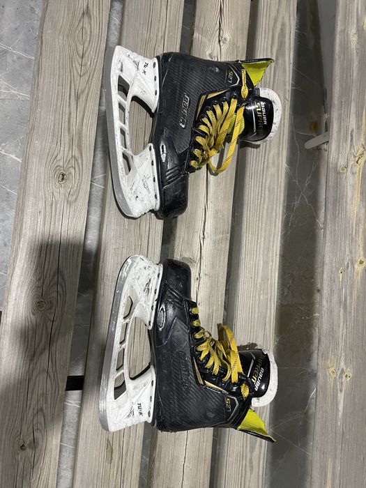 Коньки хоккейные