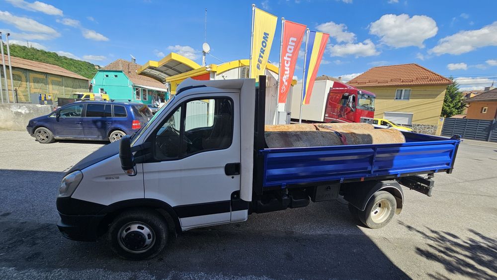 Masină transport basculabil