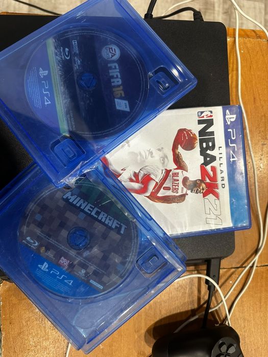 Ps4 1 tb  продажа, торг имеется