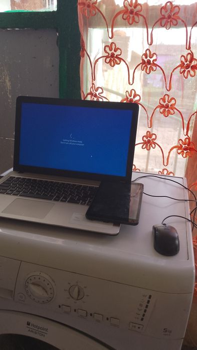 Продавам лаптоп и таблет