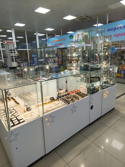 Островок, витрина 7 КВ.м.