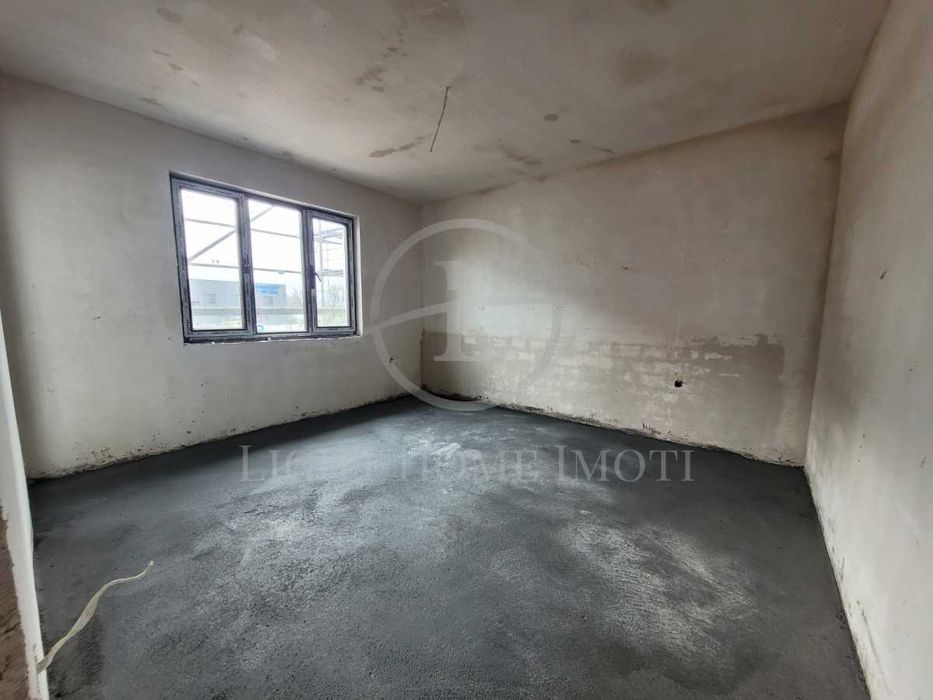 Продава се Тристаен апартамент в Пловдив, Остромила - 122 кв.м за 1156 €/кв.м - Снимка #2