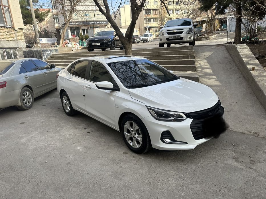 Onix 2025 premier 6+