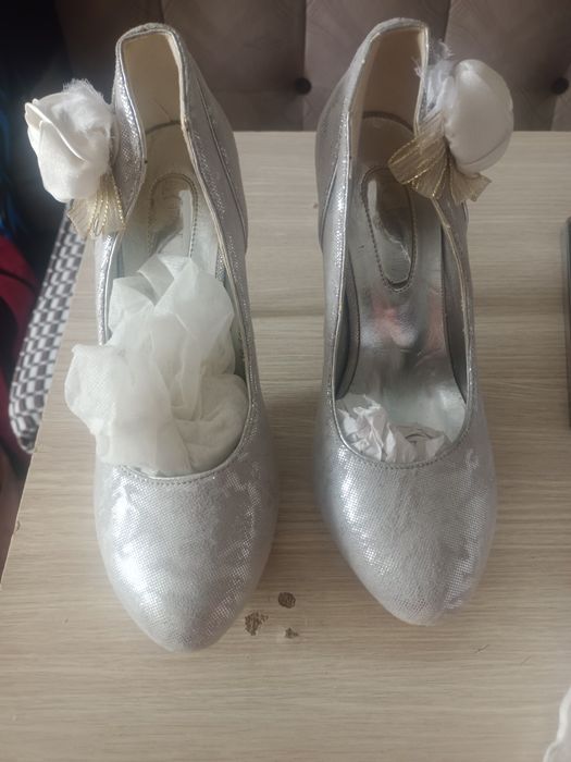 Продам срочно туфли